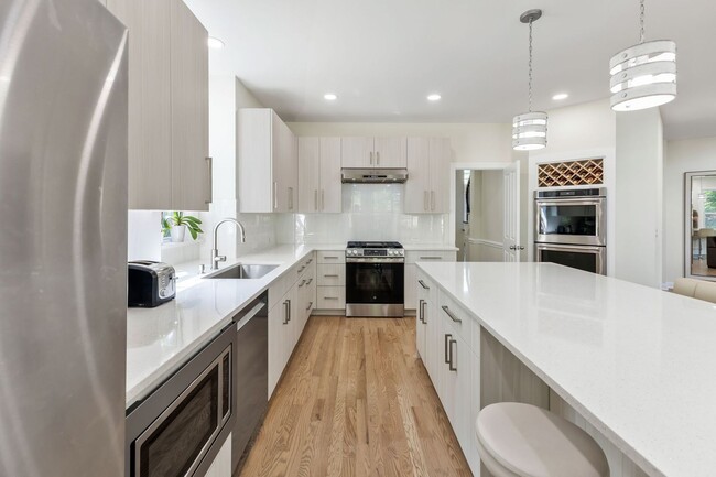 Building Photo - 415 Enclave Ct