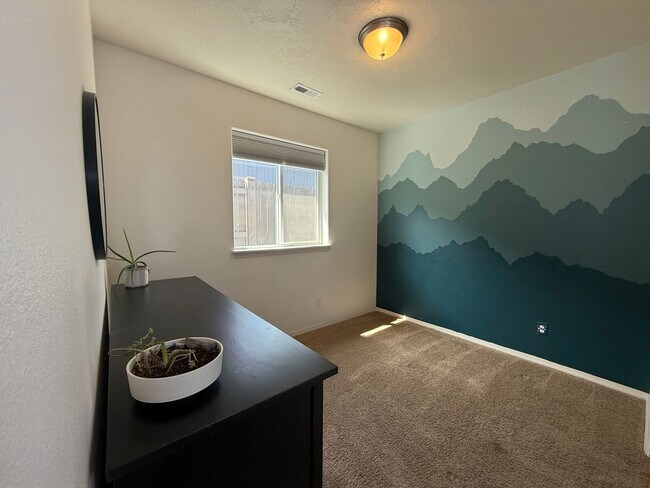 Building Photo - CHECK OUT THIS BEAUTIFUL HOME IN MAPLE MEADOWS!!