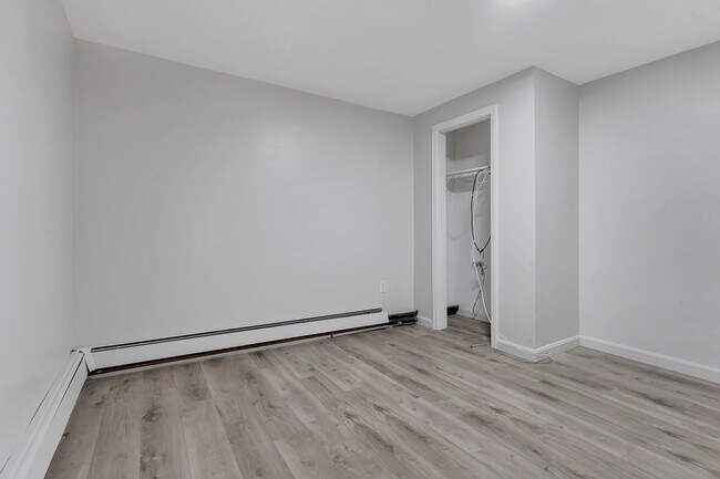 Building Photo - 107 Roosevelt St