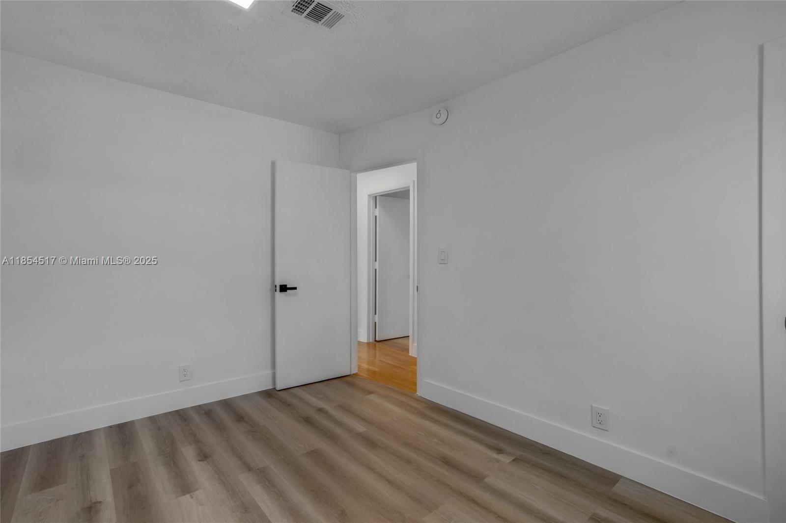 Building Photo - 2020 NW 33rd Ct