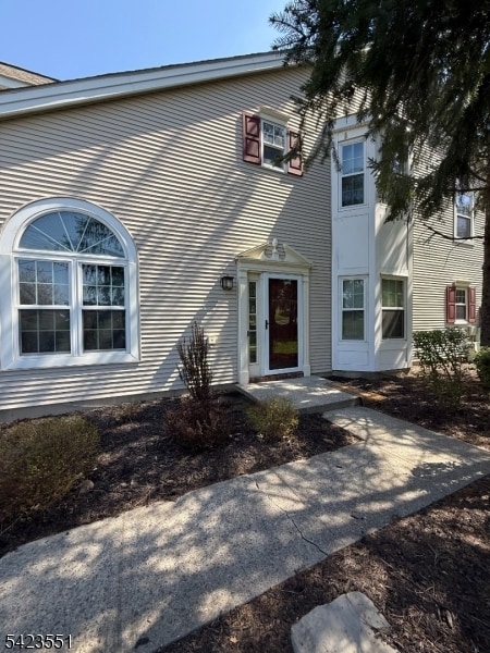 Building Photo - 2 Sapphire Ln