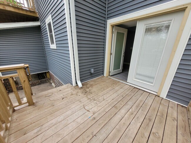 Building Photo - 2406 Woodland Ave