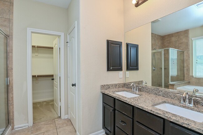 Building Photo - 6026 Baileys Run Ln