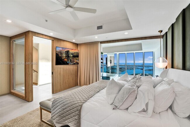 Building Photo - 1100 Biscayne Blvd