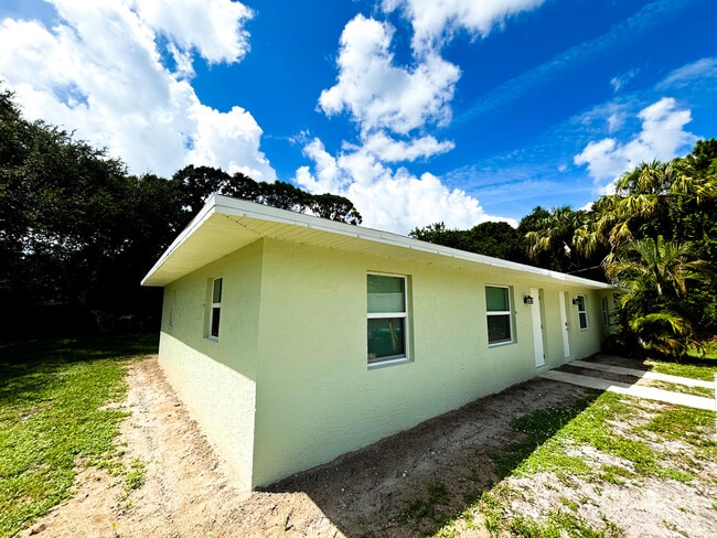 Primary Photo - 2133 Sibley Ave