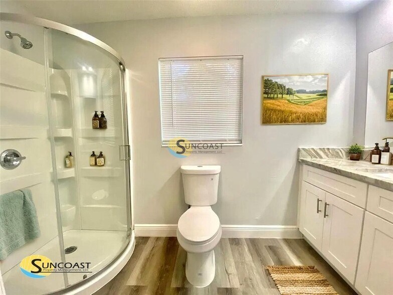 Building Photo - 1419 NE 25th Pl