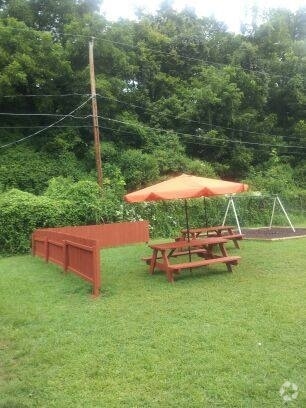 Picnic Area - University Townhomes