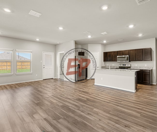 Building Photo - 7113 Llano Dr