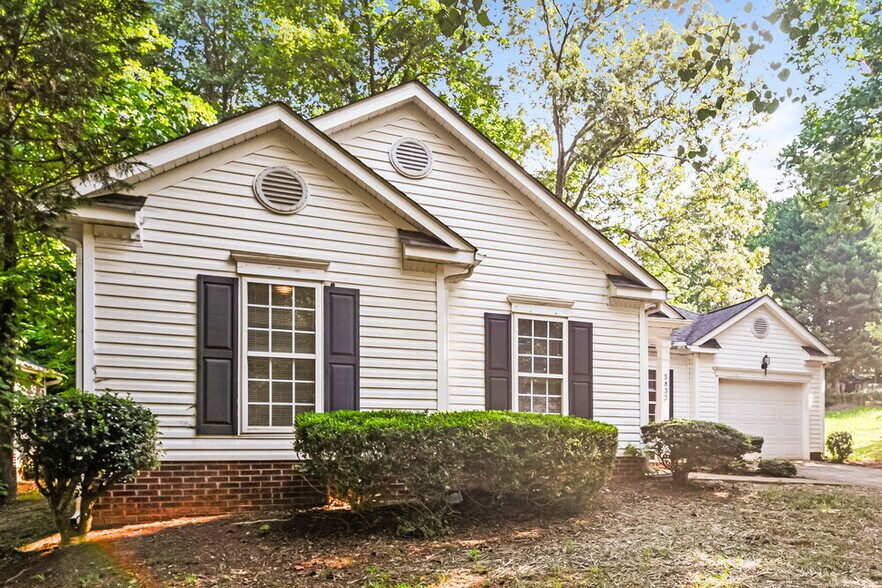 Building Photo - 5833 Lawn Meadow Dr