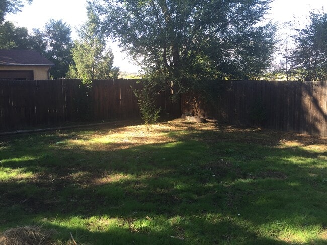 Building Photo - 16 W Brookside St