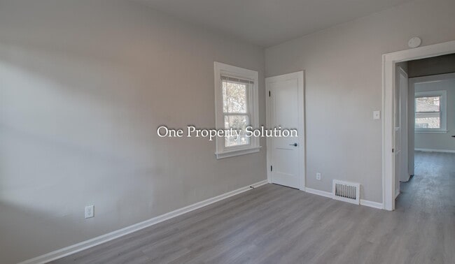 Building Photo - 317 Garfield St