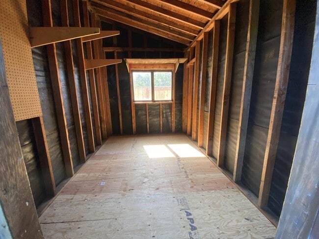 Building Photo - 33691 NE Karen Pl