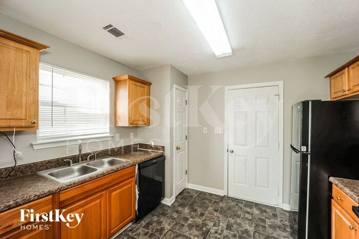 Building Photo - 6222 Hickory Ln Cir