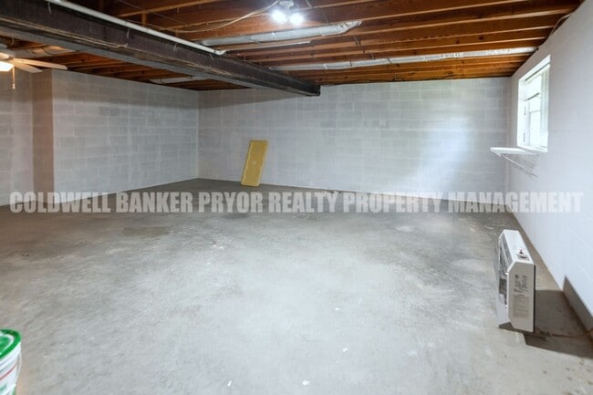 Building Photo - 211 Sandpiper Ln
