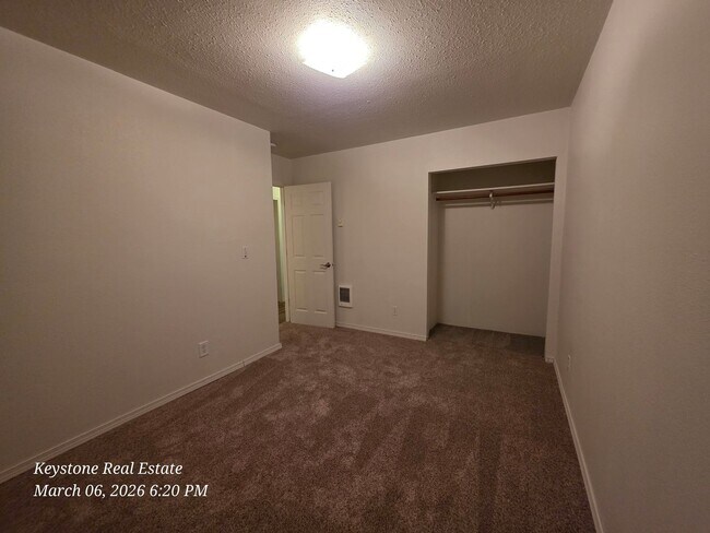 Building Photo - 15454