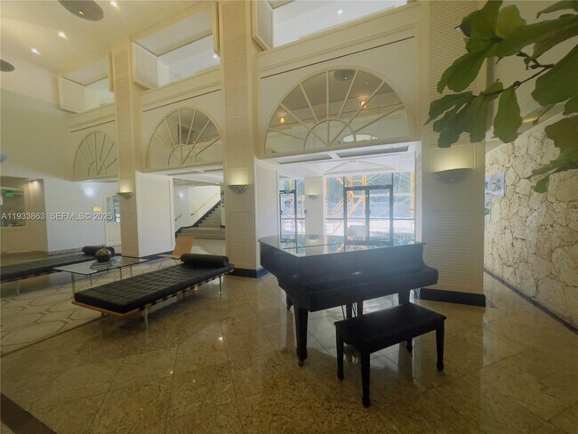 Building Photo - 780 NE 69th St