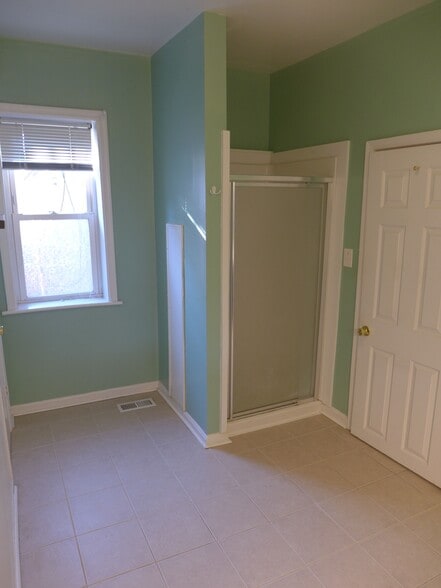 Building Photo - 512 S Wolfe St