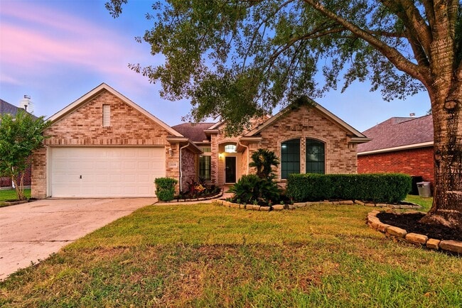 Building Photo - 2119 Hannover Way