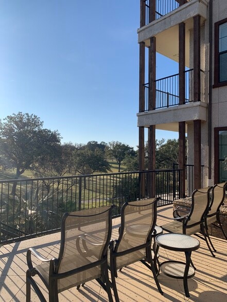 Building Photo - 7342 Oak Manor Dr
