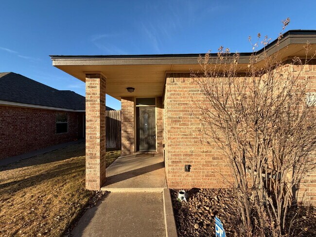 Building Photo - Beautiful 3-Bed, 2-Bath Gem in Lubbock- Spacious 1500 Sq Ft Living!