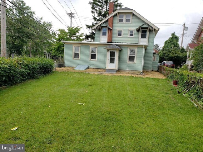 Primary Photo - 3 N Summit Ave