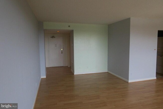 Building Photo - 3709 S George Mason Dr