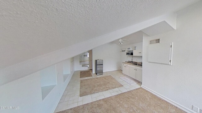 Building Photo - 3042 E Cumberland Ct