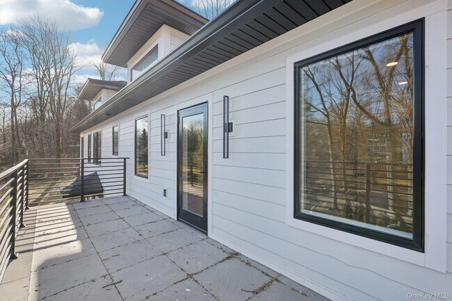 Building Photo - 400 Phillips Hill Rd