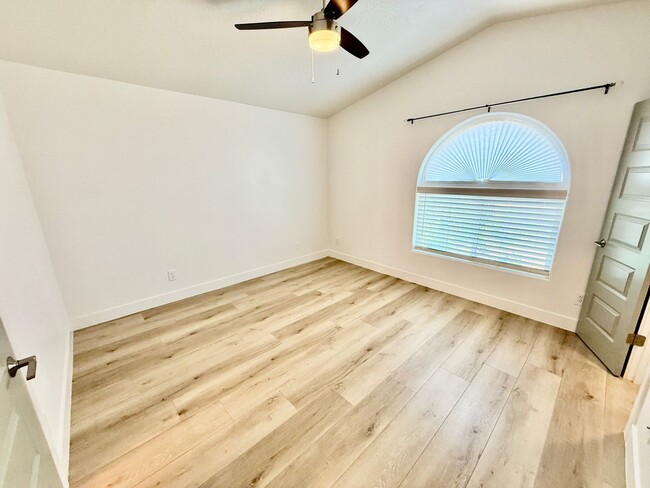 Building Photo - Four Bedroom Remodeled Home in Red Cliffs