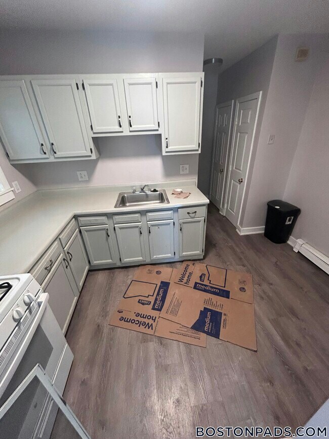 Building Photo - 95 Willowwood St