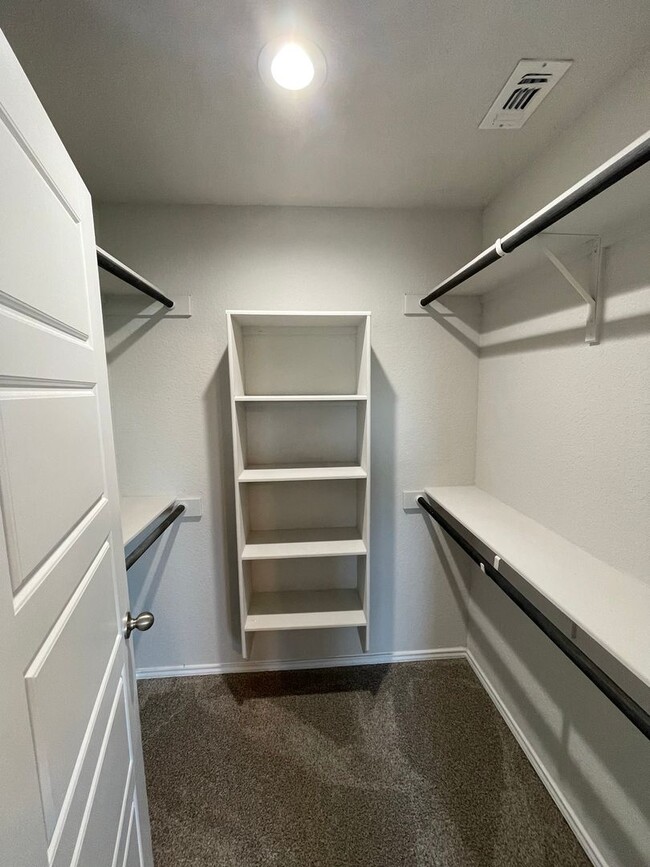 Building Photo - Luxury 3/2.5 Townhouse in NBTX