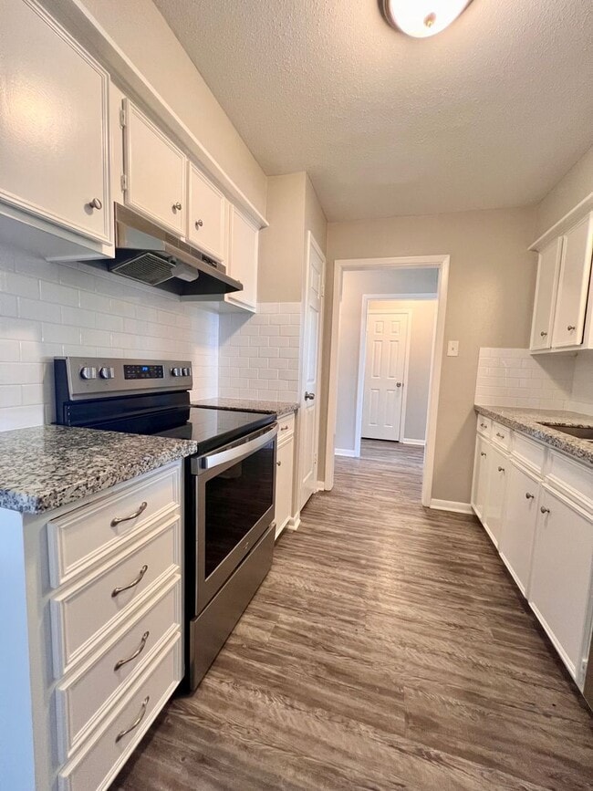 Building Photo - Beautiful one story home in Rosenberg, TX