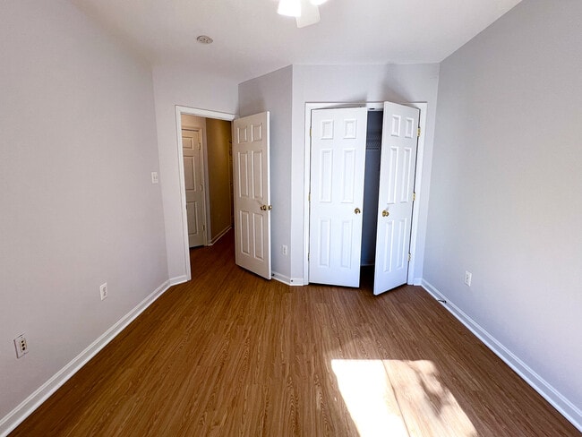 Building Photo - 557 Longhorn Crescent