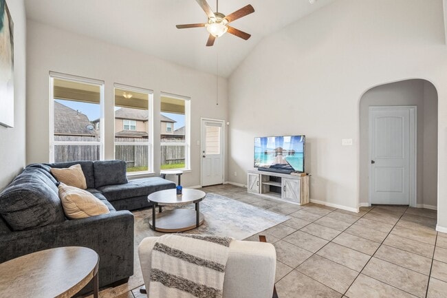 Building Photo - 17606 Virlogeux Ln