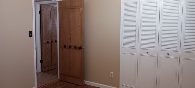 Building Photo - Beautifully Crafted 3 Bed 2 Bath Home in T...