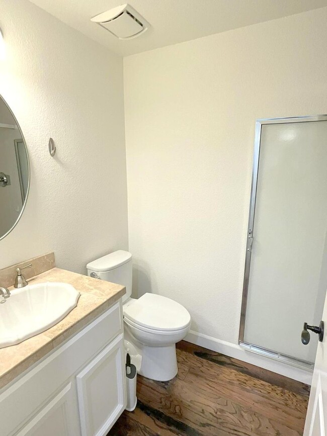 Building Photo - Wonderful Townhome In Walnut Creek Near He...