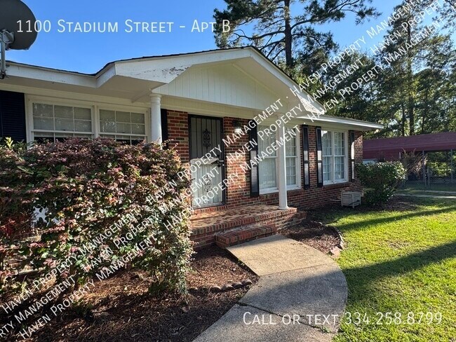 Primary Photo - 1100 Stadium St