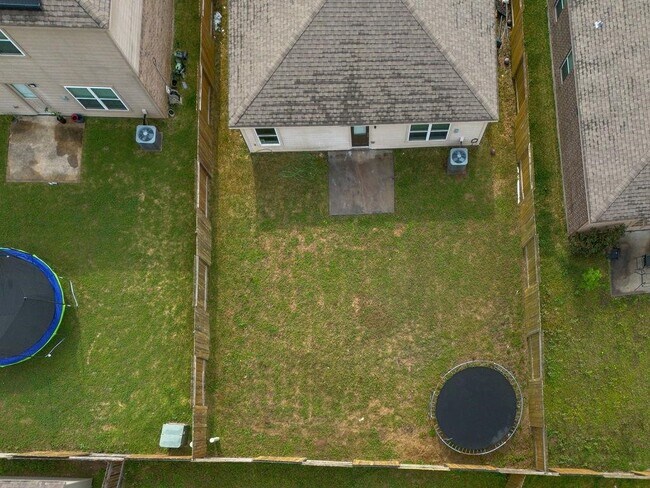 Building Photo - 22538 Cloverland Field Dr