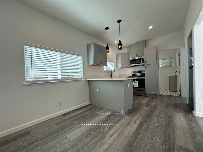 Building Photo - 124 Los Gatos Blvd