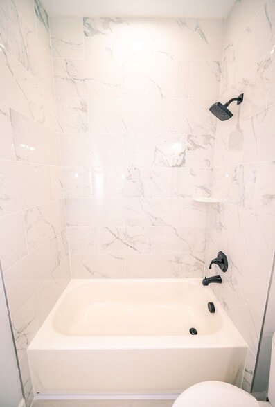 Building Photo - 1103 Saint Tropez Ct