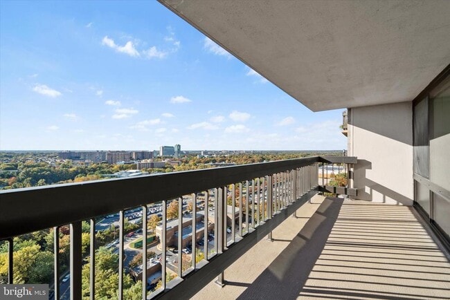 Building Photo - 3705 S George Mason Dr