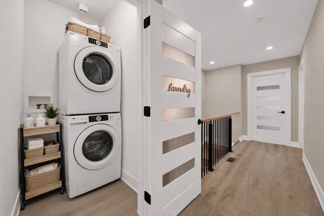 Building Photo - 5901 W Erie St