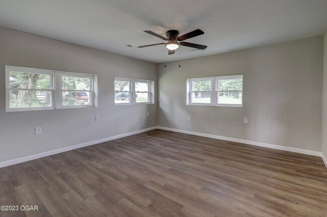 Master - 310 S Pearl St