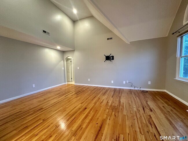 Building Photo - 918 Quinnipiac Ave