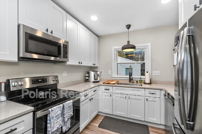 Building Photo - 4905 Norwaldo Ave