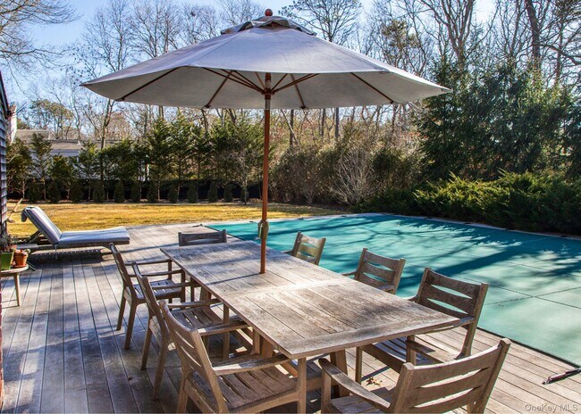 Building Photo - 5 Southwood Ln