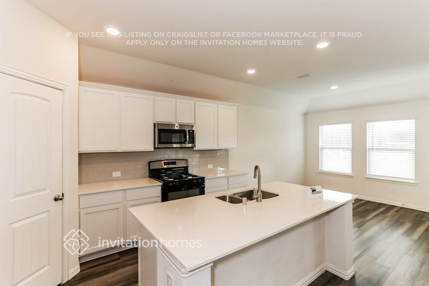 Building Photo - 1353 Renoir Dr