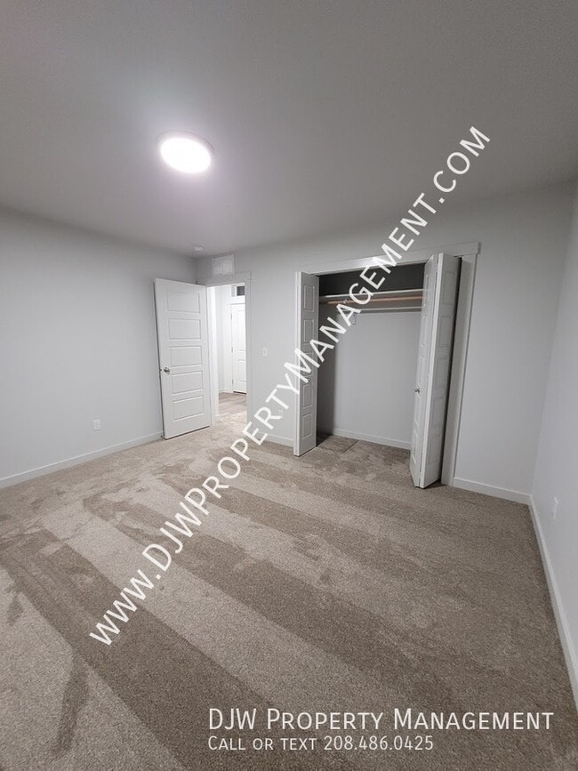 Building Photo - 16875 N Lowerfield Loop