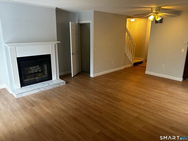 Building Photo - 151 Wynwood Dr