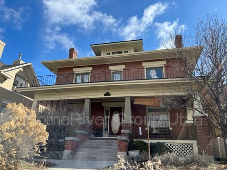 Primary Photo - 358 N Main St